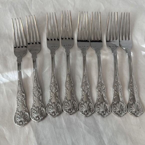 Towle Other - Towle 18/10‎ Stainless Flatware Hotel Kings Shell Lot of 8 Dinner Forks 8 7/16"